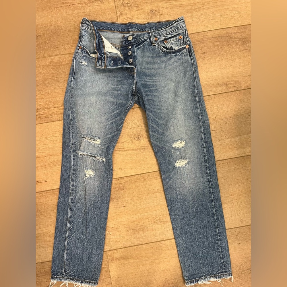 Women’s Levi 501 Distressed Jeans